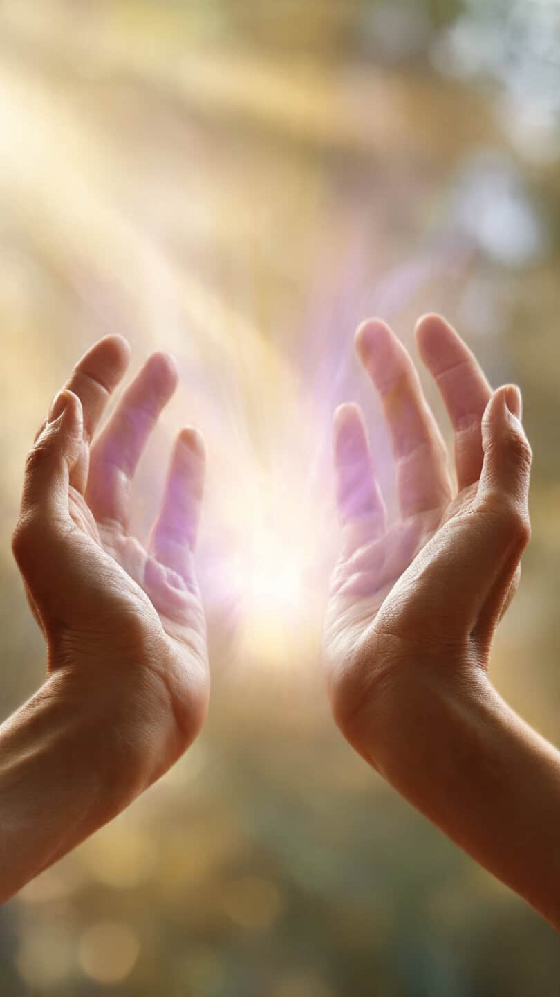 Reiki pro začátečníky: 7 jednoduchých kroků, jak začít pracovat s vlastní energií každý den